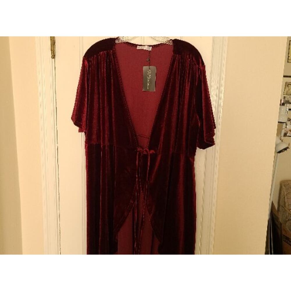 Women's R. Vivimos Short Sleeved Velour Wrap Size 2XL NWT